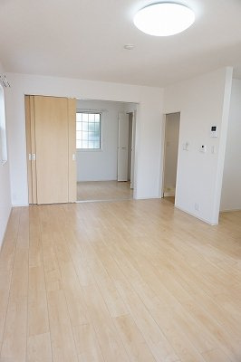 【居間・リビング】 | メゾン・ハピネⅡ