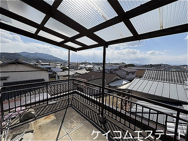 中古住宅　八幡西区町上津役西のバルコニー