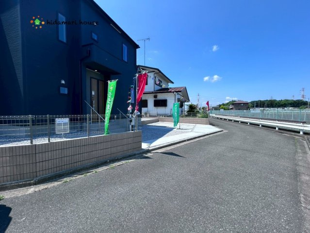 桶川市加納　7期　新築戸建　グラファーレ01の前面道路含む現地写真
