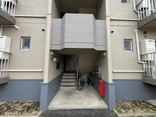 ローレルマンション新堀のエントランス|落ち着いたエントランスです