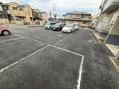 【駐車場】 | ローレルマンション新堀 | 駐車スペースもあります