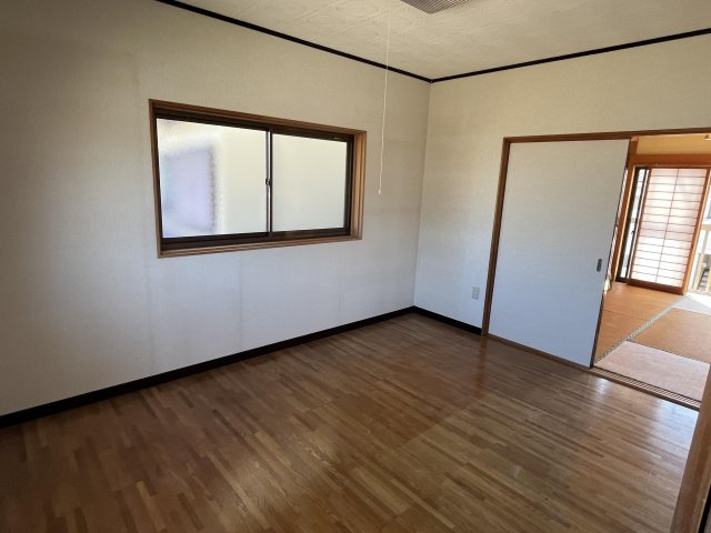 西秦泉寺　中古戸建　リフォーム済の洋室