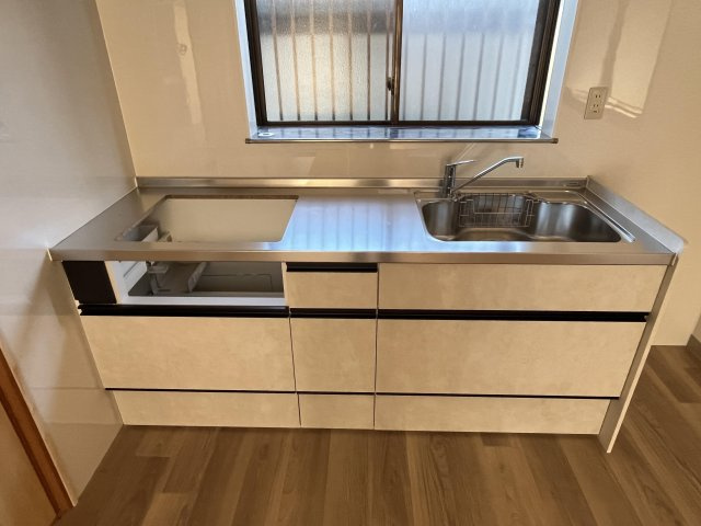 西秦泉寺　中古戸建　リフォーム済のキッチン