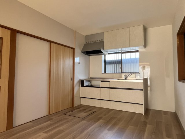 西秦泉寺　中古戸建　リフォーム済のキッチン