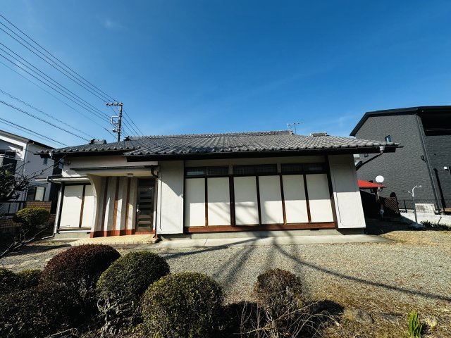 秦野市水神町　敷地広々平屋戸建の外観