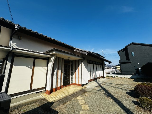 秦野市水神町　敷地広々平屋戸建の外観