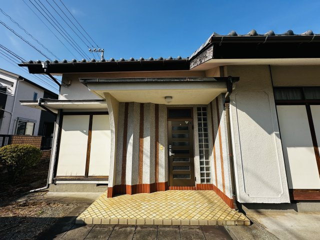 秦野市水神町　敷地広々平屋戸建の外観