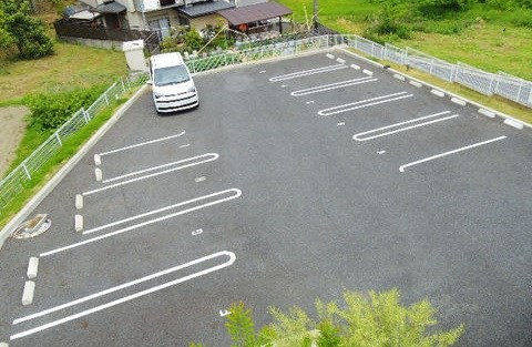 ロハスの駐車場