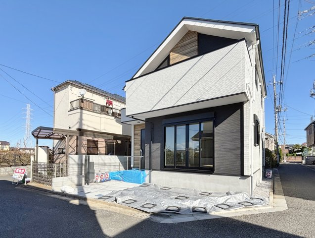 練馬区石神井台8丁目 限定1棟の前面道路含む現地写真|是非現地にて陽当たり周辺環境などご確認ください
南側約4ｍ道路×西側約4ｍ公道に面する南西角地の整形地