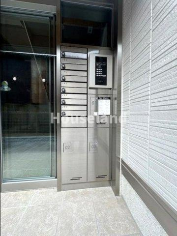 D-ROOM尾崎丁のエントランス