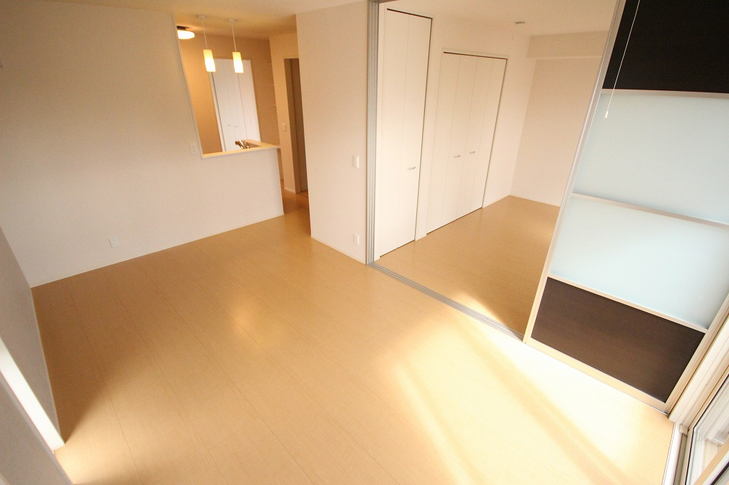 メルベーユ福里　B棟の居間・リビング|※お部屋により仕様が異なる場合があります※
