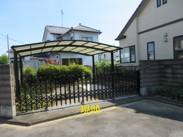 中古戸建　深谷市東方3650-5の駐車場