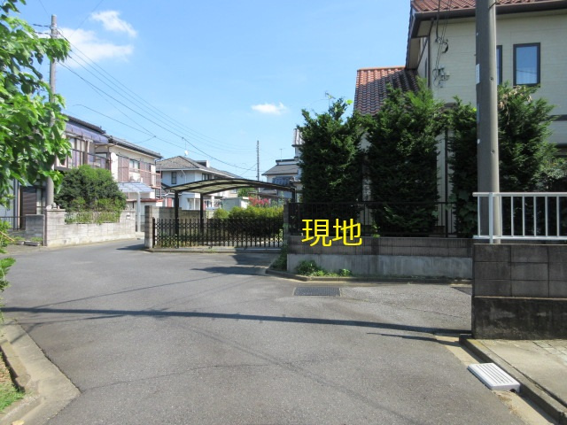 中古戸建　深谷市東方3650-5の前面道路含む現地写真