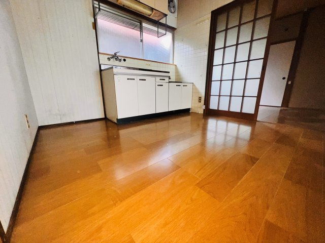 矢部川ハイツの居間・リビング