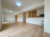 【居間・リビング】 | スワンマンション空港南☆仲介手数料無料☆ | ゆっくり食事を楽しんだ後は、今日あったことをお話しよう。にぎやかな声であふれる場所にしよう。