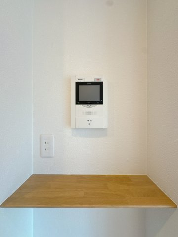 【防犯設備】 | スワンマンション空港南☆仲介手数料無料☆ | モニター付きのインターホンを備えています♪訪問者の顔をしっかりチェックすることができますね。
