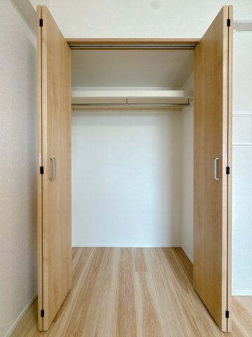 【収納】 | スワンマンション空港南☆仲介手数料無料☆ | 適度な高さで仕切られた「段」が実用的でいいですね♪