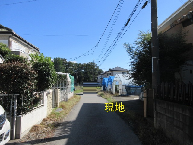 中古戸建　深谷市稲荷町北6-10の前面道路含む現地写真