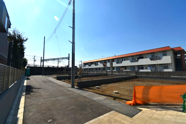 吉祥寺本町3丁目・売地の前面道路含む現地写真