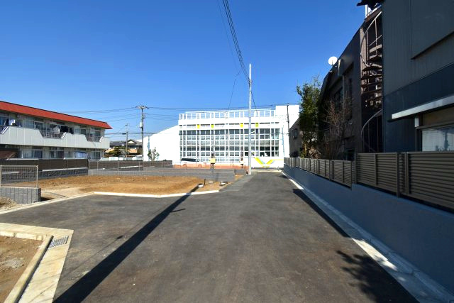 吉祥寺本町3丁目・売地の前面道路含む現地写真
