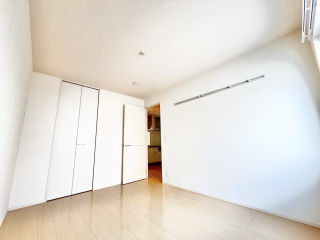 ラプリマさくら坂の洋室|使い勝手のいい洋室です