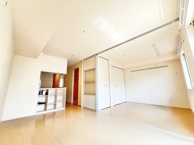 ラプリマさくら坂の居間・リビング|居間です