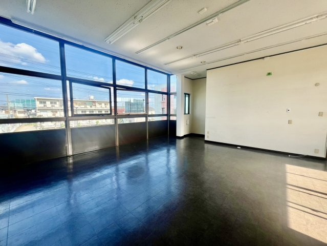 昭和波ビルの内装