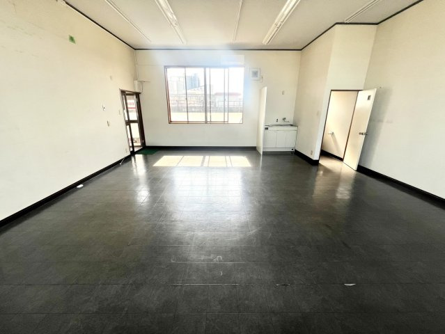 昭和波ビルの内装