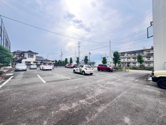 昭和波ビルの駐車場