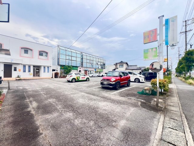 昭和波ビルの駐車場