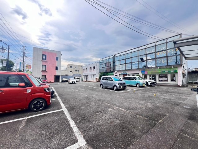 昭和波ビルの駐車場