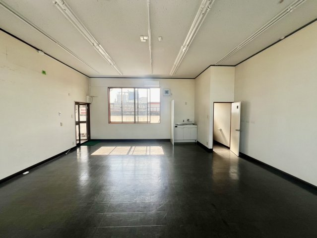 昭和波ビルの内装