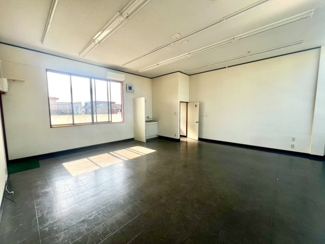 昭和波ビルの内装