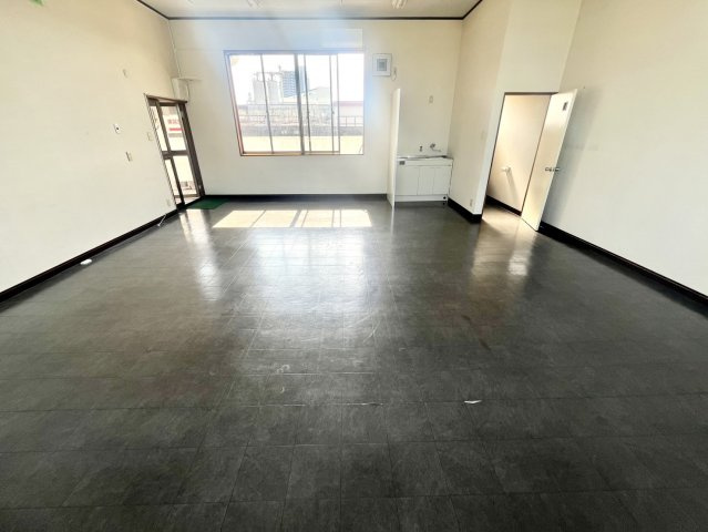 昭和波ビルの内装