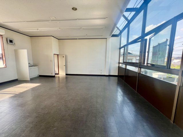 昭和波ビルの内装