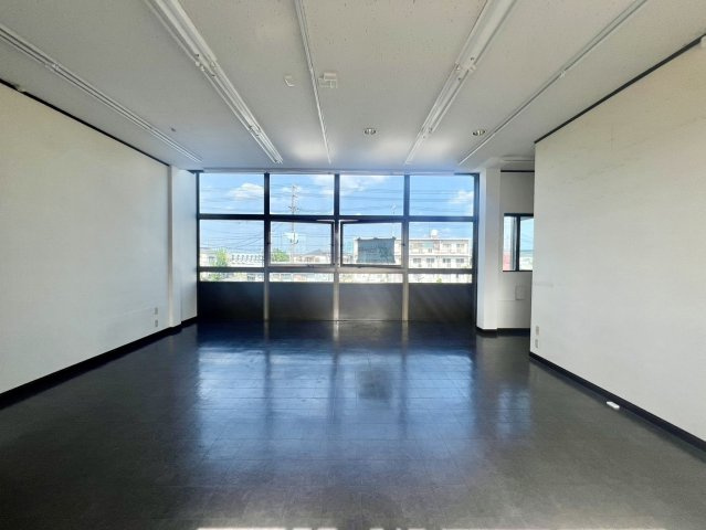 昭和波ビルの内装