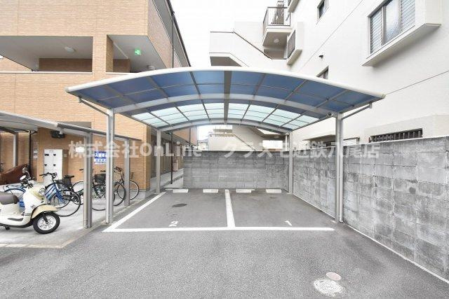 アルテミス八尾1の駐車場