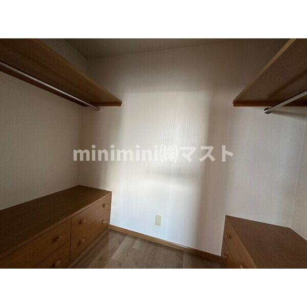 コート帝塚山中の収納