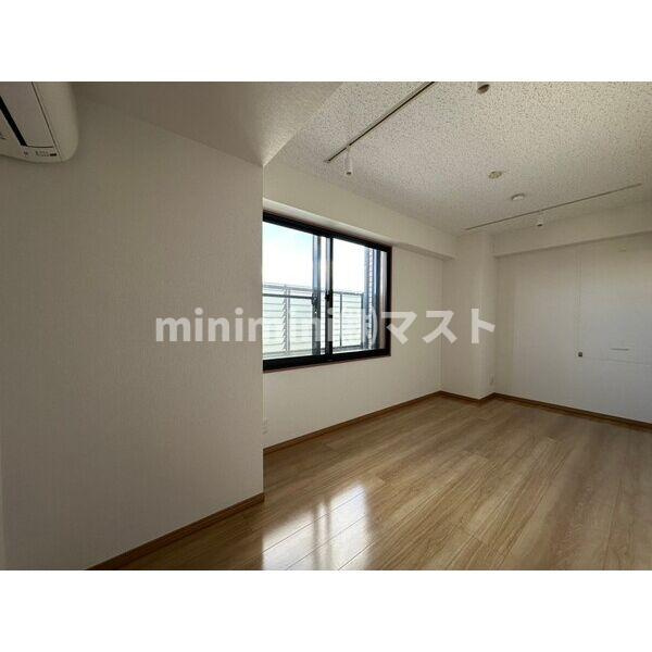 コート帝塚山中の居間・リビング