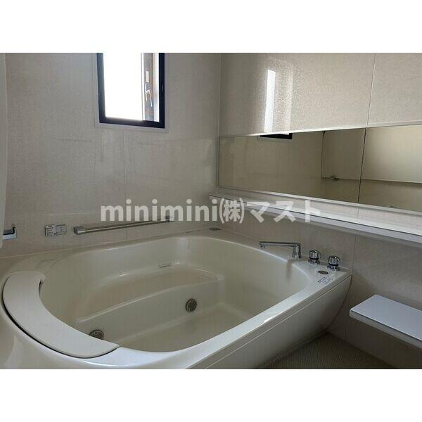 コート帝塚山中の浴室