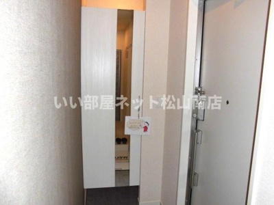 【玄関】 | シュヴァル・ドゥーズ