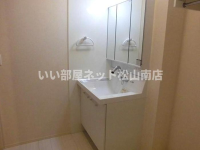 【洗面所】 | シュヴァル・ドゥーズ