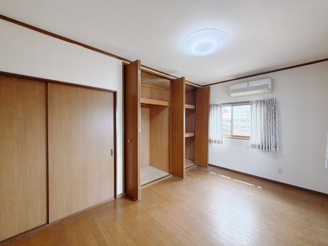 【中古戸建】伊勢崎市波志江町の洋室|■洋室｜子供部屋のメリットは「自立心を養うことができる」「自分で整理整頓できるようになる」そして、お子様が成長した際には「プライバシーを確保できる」といい事だらけ♪