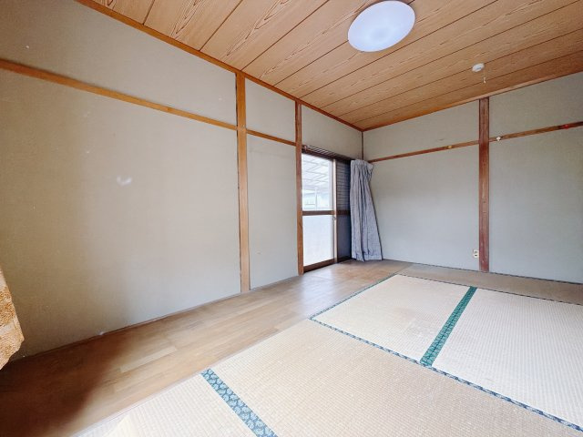 【中古戸建】伊勢崎市波志江町の和室|■和室｜和室でしか味わえない畳ならではの香りや素材で和のやすらぎを感じてください♪休日はお子様とお昼寝するのにも最適です！