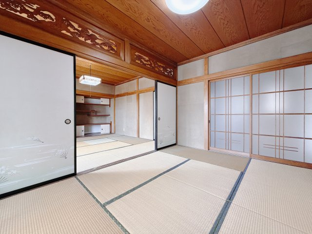 【中古戸建】伊勢崎市波志江町の和室|■和室｜和室を書斎にしたり、冬にはコタツを敷いて家族みんなで年越しをするのもいいですね。家族みんなのお気に入りの空間になります♪