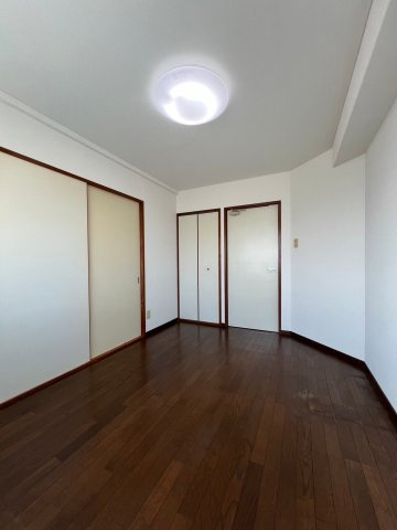 エクセル七曲マンションの洋室