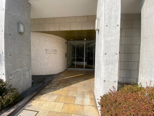 BRAVI南堀江のエントランス