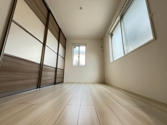 D-room K・M金剛の洋室