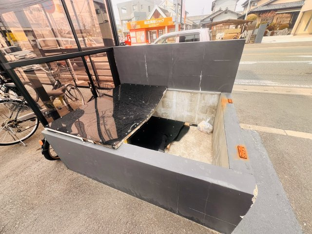 ティーレグノ羽犬塚のその他共用部分|敷地内ゴミ置場です