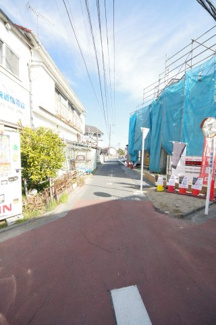 【前面道路含む現地写真】 | 令和７年２月１６日撮影　建築中